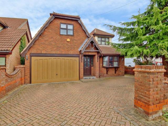 House for sale in Bowers Gifford, Basildon