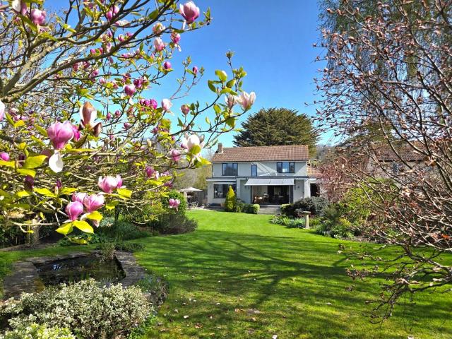 House for sale in Brent Knoll, Somerset