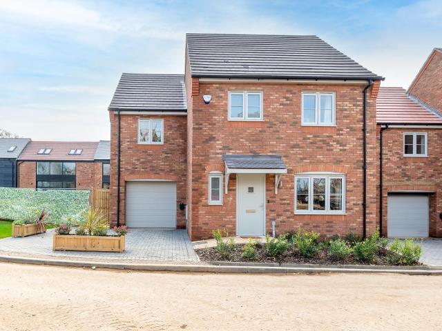 House for sale in Eagle Farm, Wavendon