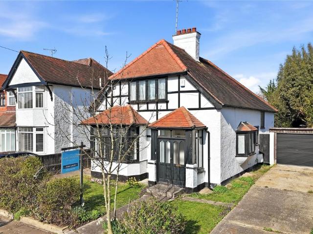 House for sale in North Shoebury, Alton Barnes