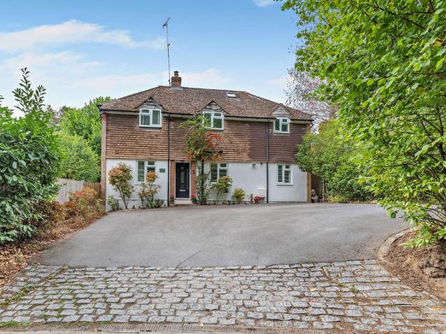 House for sale in Wrecclesham, Fole