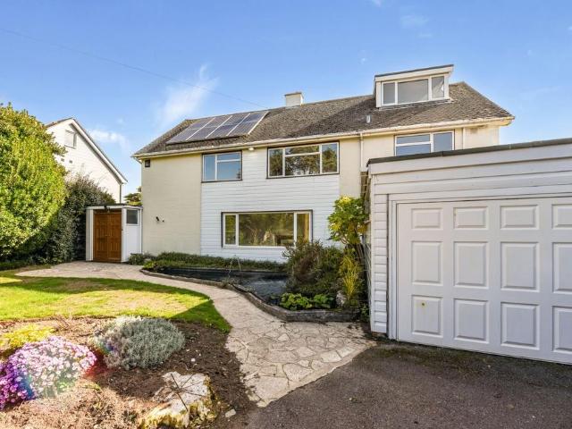 House for sale in Littlecote, West Sussex