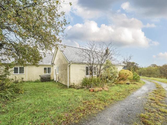 House for sale in Llangyndeyrn, Meinciau