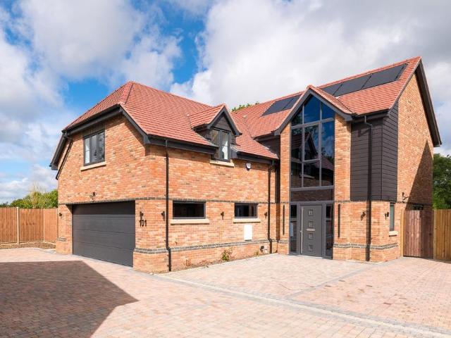 House for sale in Haynes, Bedfordshire
