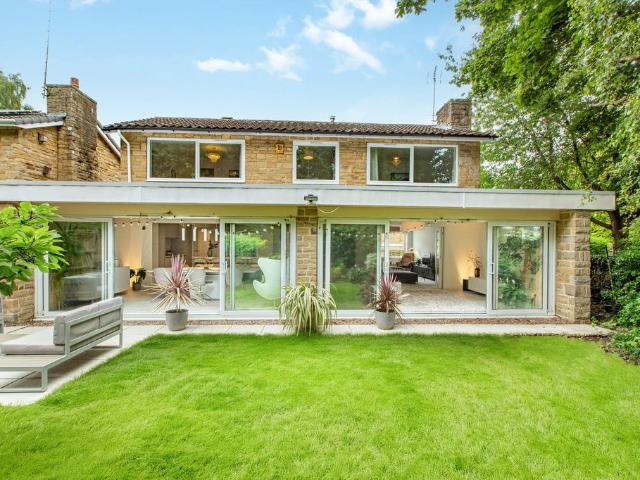 House for sale in Oakwood, West Yorkshire