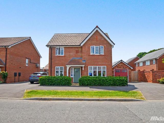 House for sale in Sandymoor, Halton