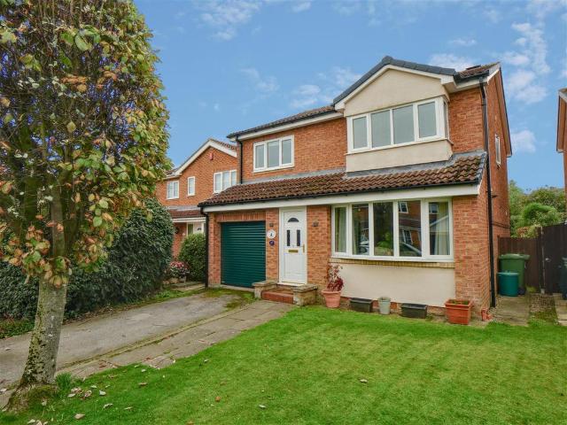 House for sale in Tollerton, North Yorkshire