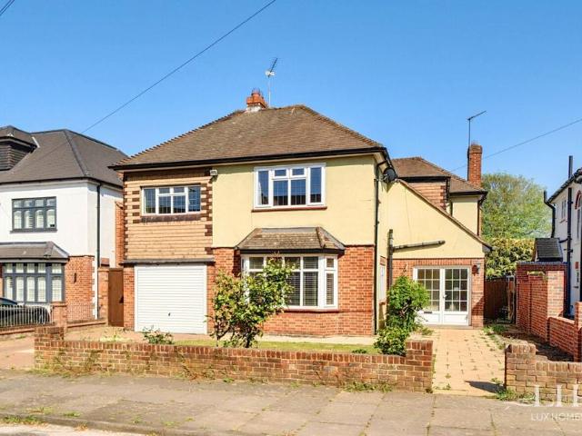 House for sale in Gidea Park, Greater London
