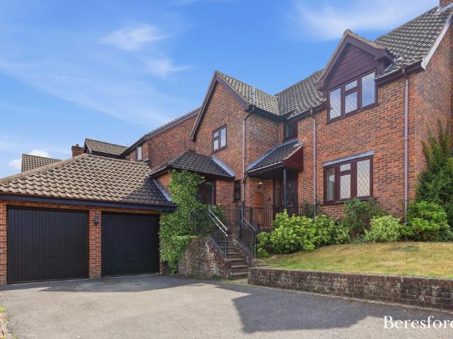 House for sale in Queens Park, Billericay