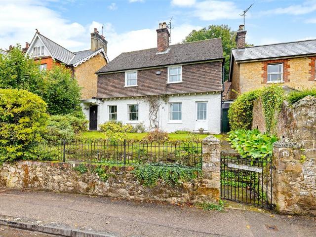 House for sale in Hillview, Surrey
