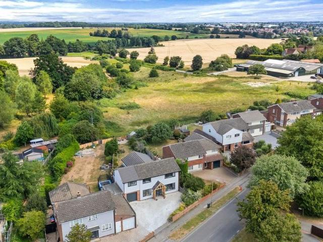 House for sale in Chipping Hill, Essex