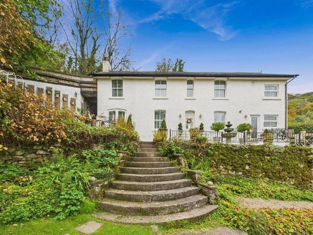 House for sale in Froggatt, East Midlands