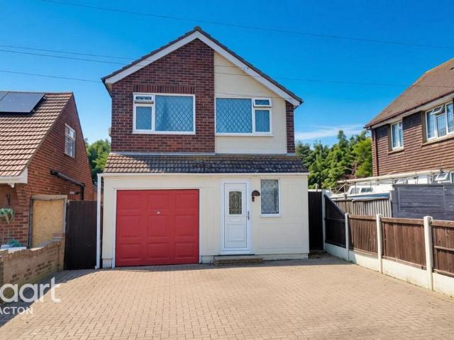House for sale in Dale Hill, Essex