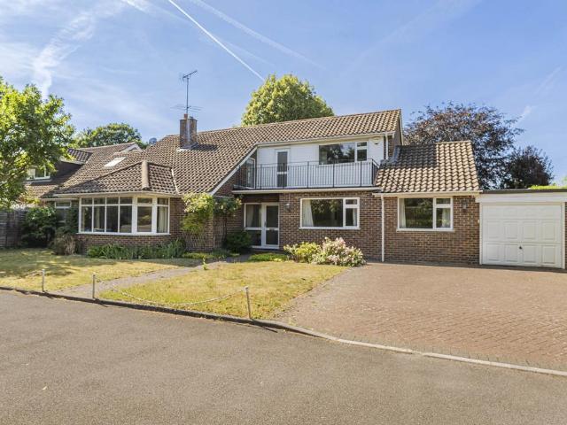 House for sale in Horsell, Woking