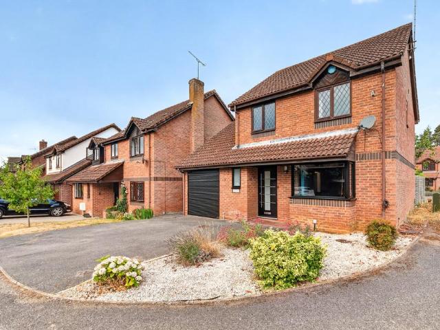 House for sale in The Warren, Winkfield