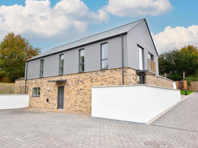 House for sale in Batchworth, Hertfordshire