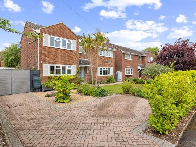 House for sale in Littlecote, West Sussex