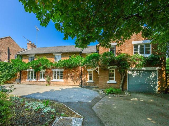 House for sale in Barton In Fabis, East Midlands
