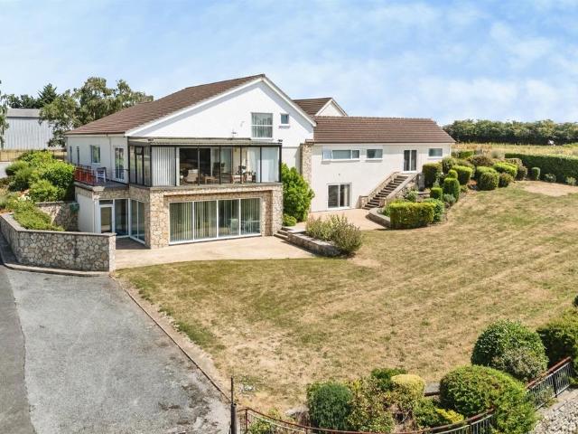 House for sale in Knottingley, West Yorkshire
