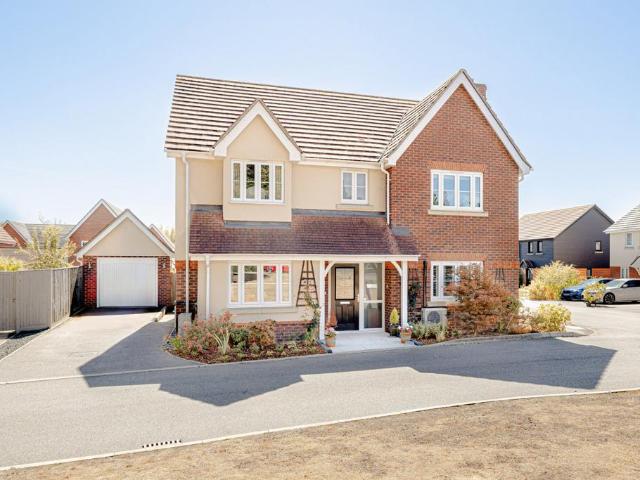 House for sale in Duton Hill, Essex