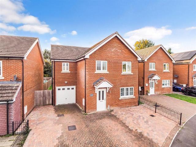 House for sale in Weyhill, Test Valley