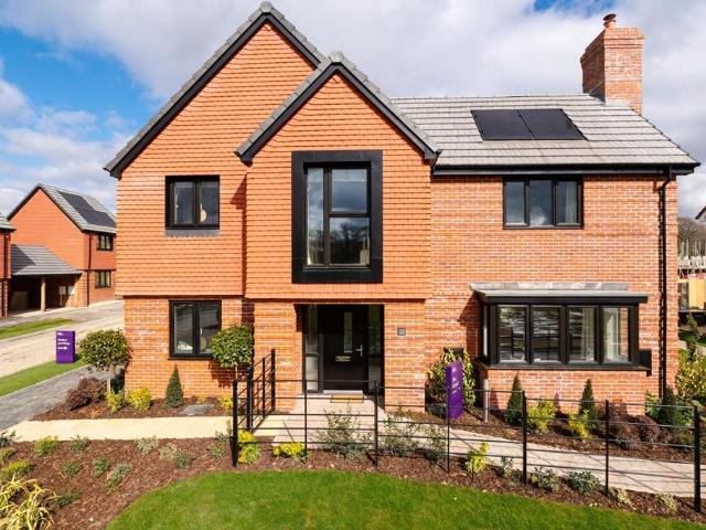 House for sale in Perryfields, West Sussex