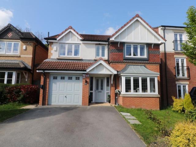 House for sale in Hightown, West Yorkshire