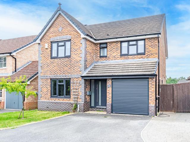 House for sale in Holt Park, West Yorkshire