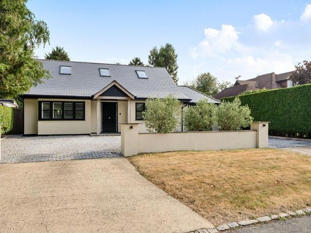 House for sale in Hillview, Surrey