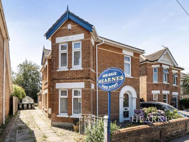 House for sale in Talbot Village, Bournemouth