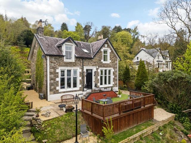 House for sale in Clynder, Scotland