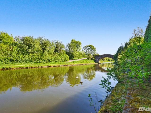 House for sale in Halton