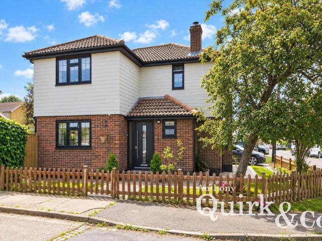 House for sale in Leigh Beck, Essex