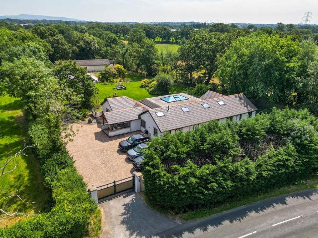 House for sale in Shaw Green, Andertons Mill