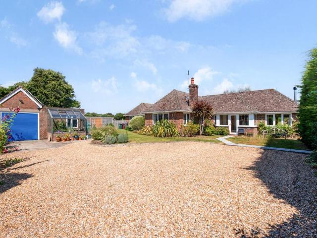 House for sale in Littlecote, West Sussex