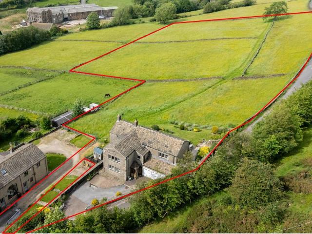House for sale in Holme Valley, Hade Edge