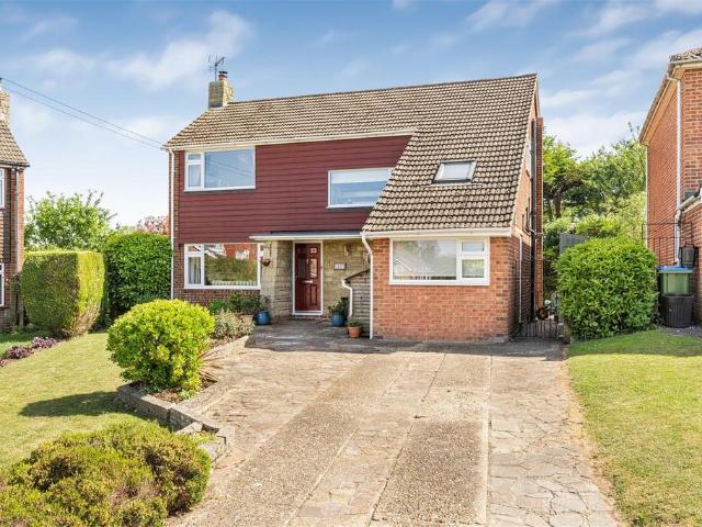 House for sale in The Butts, Kent