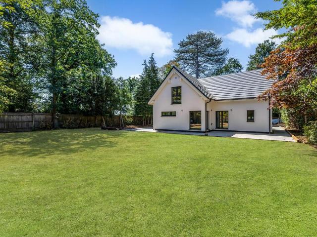 House for sale in Sunninghill and Ascot, South Ascot