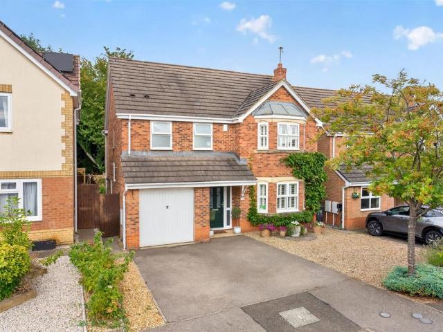 House for sale in Upton