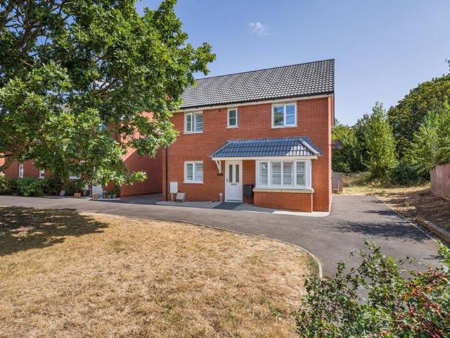 House for sale in Gloucester, Gloucestershire