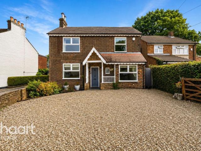 House for sale in Slip End, Bedfordshire