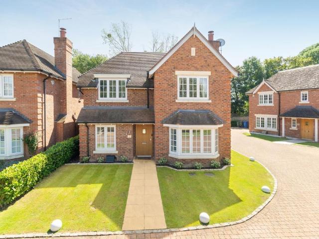 House for sale in Cranbourne, Winkfield