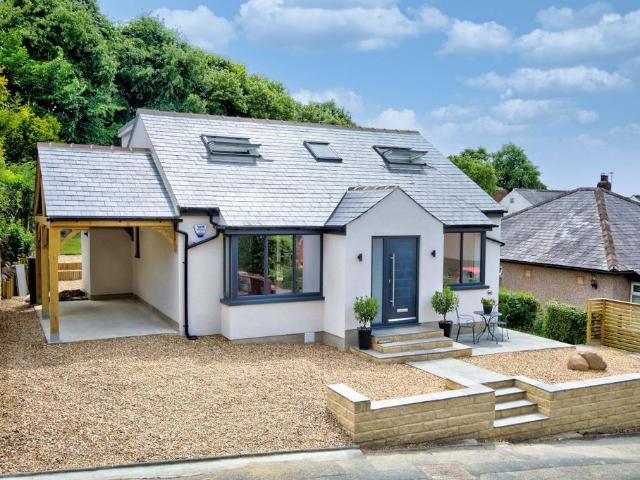 House for sale in Yeadon, West Yorkshire