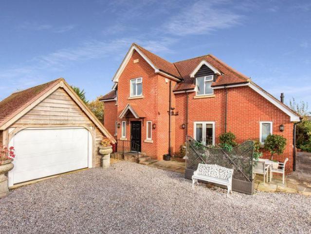 House for sale in Littlecote, West Sussex