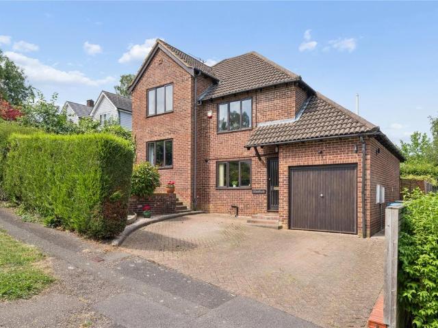 House for sale in Hall Park, Pouchen End