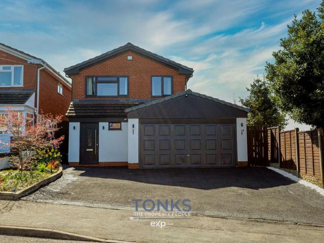 House for sale in Halesowen, West Midlands