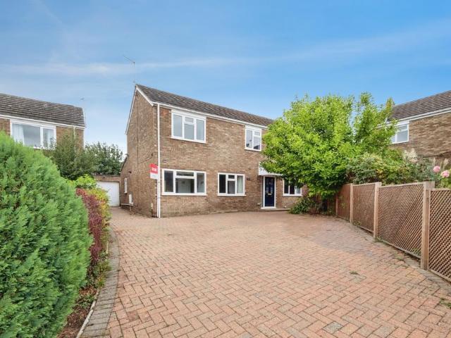 House for sale in Cosgrove