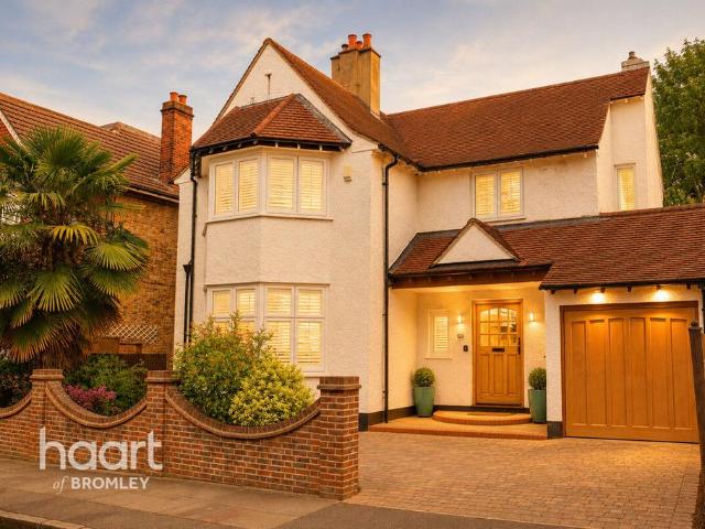House for sale in Greater London