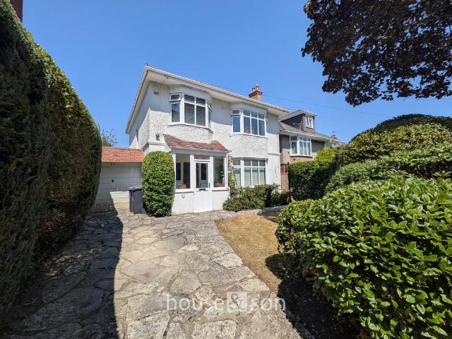 House for sale in Queens Park, Bournemouth
