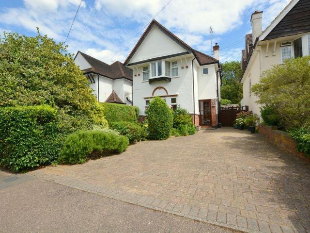 House for sale in Hatch End, Greater London